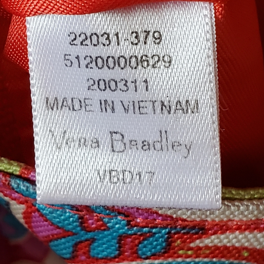 Vera Bradley cross body bag. - Picture 11 of 11